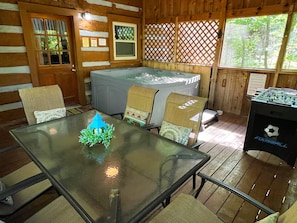 Indoors,Furniture,Table,Hot Tub,Tub
