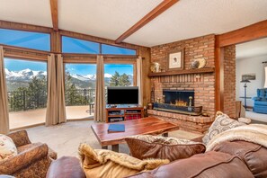 Living Room, Indoors, Room, Couch, Furniture