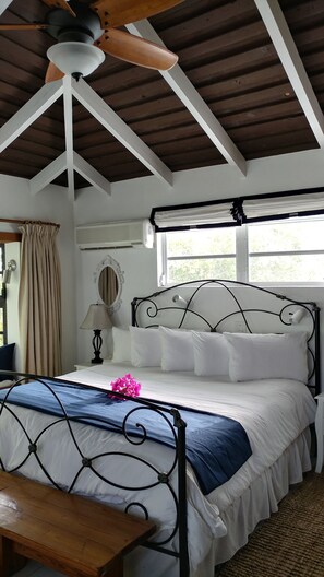 Back King Bedroom with En-suite. 