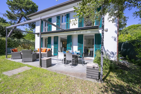 Villa Victor and its patio