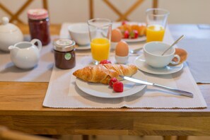 Breakfast meal