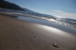 la spiaggia a 15 km dal paese 