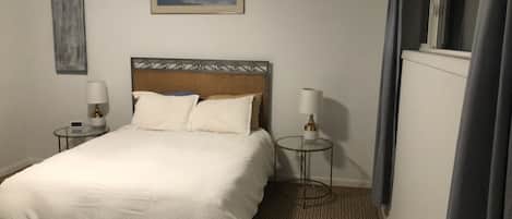 Queen bed in only bedroom