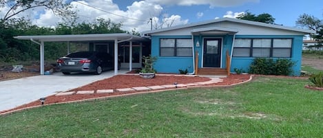 Bahama Blue Cottage 