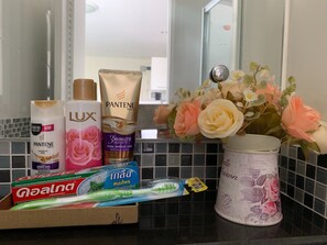 Bathroom amenities
