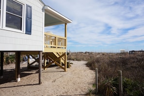 Direct Oceanfront cottage