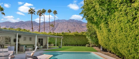 View of the San Jacinto mountains from the pool sundeck