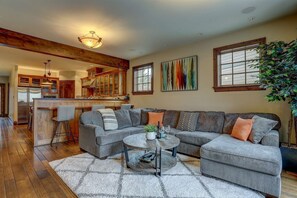 Modern, colorful, and comfortable Old Mill Breakaway.  Luxurious updated townhome near the Deschutes.