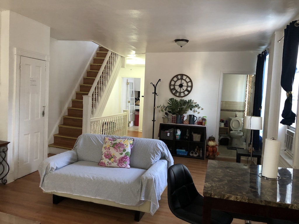 Top 20 Bucks County Antique Gallery condo and apartment rentals from