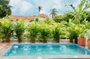 Great mini outdoor pool  private for the house to refresh in the hot Cartagena