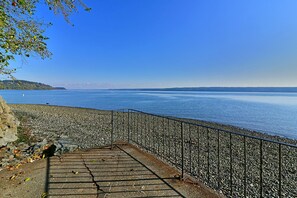 View from the cement platform on the bulkhead looking north.