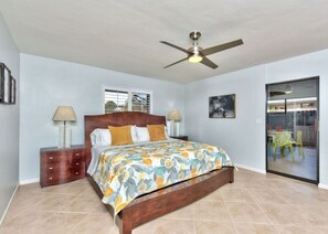 Beautiful Master Bedroom with King Bed and Access to Lanai
