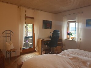 Ferienwohnung 100qm mit Balkon-Doppelzimmer