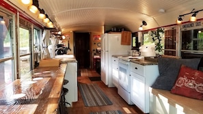 Full kitchen and appliances