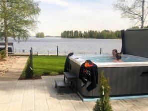 Bain à remous extérieur