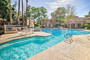 Community Amenities | Heated Pool & Hot Tub