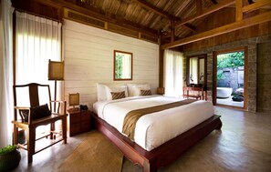 Cozy Wooden House In Canggu Resort