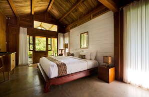 Cozy Wooden House In Canggu Resort