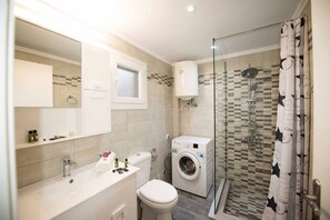 Lollas Studio 1 Acharavi Corfu Bathroom