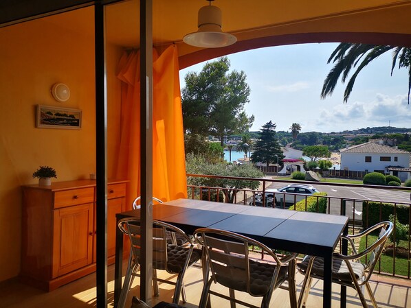 Meerblick-Terrasse