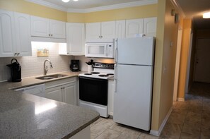 A fully equipped kitchen makes meal prep a breeze!