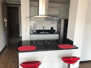HERMOSO APARTAMENTO #306 SANTA BARBARA