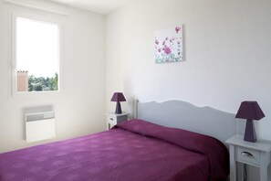 There's a Double bed in one of the bedrooms.