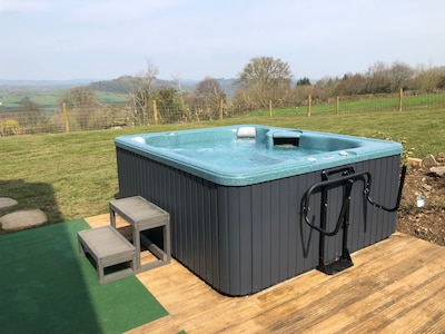 Tycanol lodge Holiday Cottage with Hot Tub