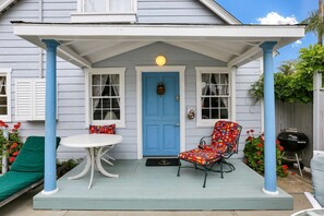 A traditional feature of a Balboa Island cottage is the dutch door that can be opened to let the breeze in!