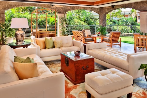 Expansive Great Room with True Indoor-Outdoor Living
