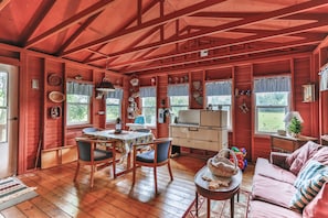 Three seasons porch