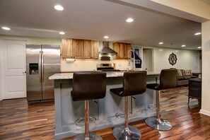 Bar seating for 3