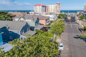 Just two blocks to the beach and boardwalk! (shutters have been repainted red since this photo)