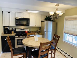 Kitchen area with dine in seating