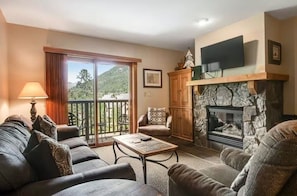 1 Bedroom at Red Hawk Lodge