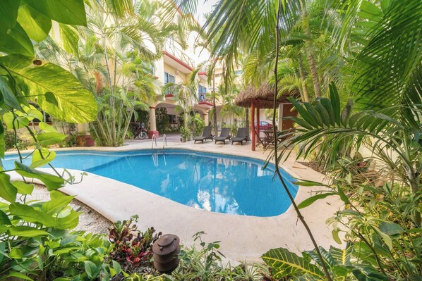 Swimming pool