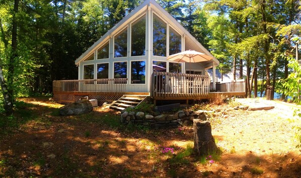 Granite point is a beautiful island cottage on Healey lake with sand beach.