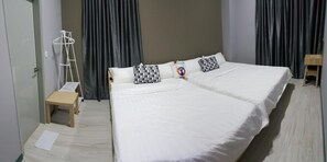 Bedroom1-King+Queen bed