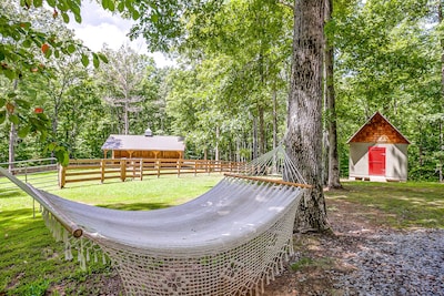 STORYBOOK COTTAGE in Leipers Fork on 8 acres, Featured in Several Magazines