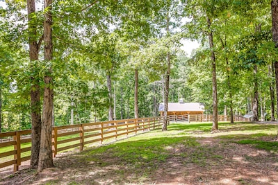 STORYBOOK COTTAGE in Leipers Fork on 8 acres, Featured in Several Magazines