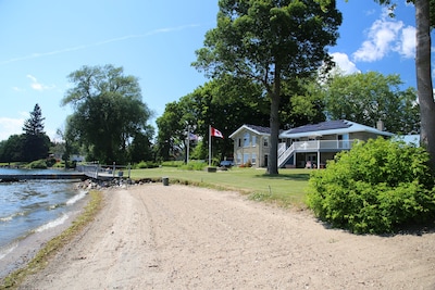 Home of 1000island-Directly on St Lawrence River,private beach free boat docking