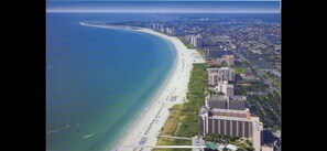 Picture from way above showing the condominium.