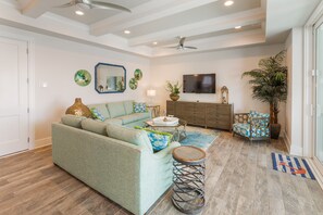 1st Floor Family Room