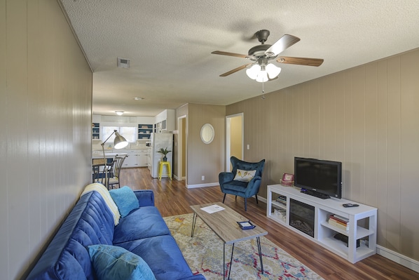 Living Area/Kitchen