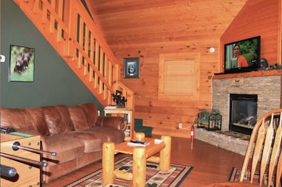 Private Dollywood/Pigeon Forge Cabin, 1.5 Miles from Parkway, Mtn View