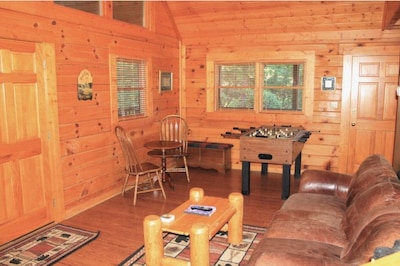 Private Dollywood/Pigeon Forge Cabin, 1.5 Miles from Parkway, Mtn View