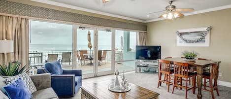 Living/Dining area with Gulf front views