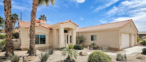 Lake Havasu City Vacation Rental | 3BR | 2BA | 1,562 Sq Ft | Step-Free Access