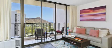 36th Floor Diamond Head & Ocean Views