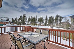 Outdoor Dining Area